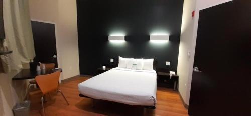 Feather Factory Room Type - Queen Room