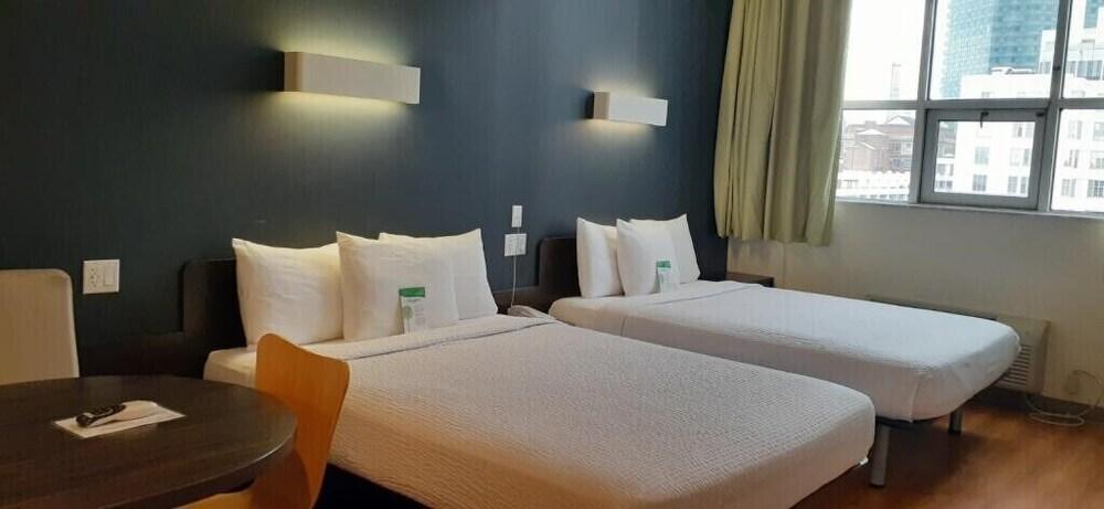 Feather Factory Room Type - Room, 2 Queen Beds