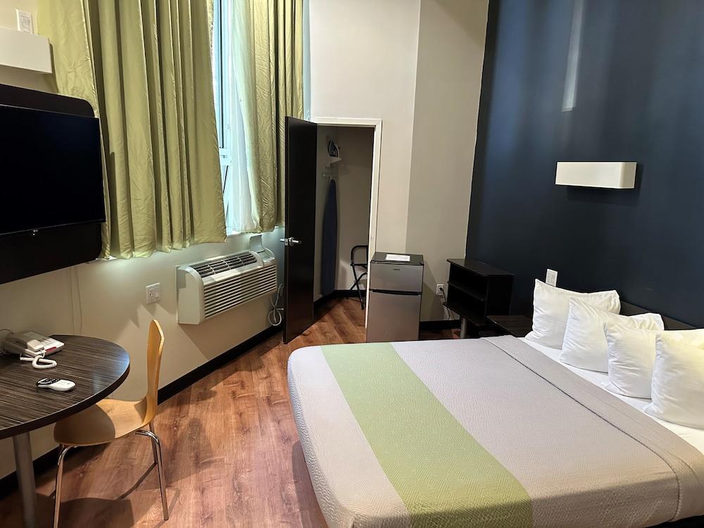 Feather Factory Room Type - Room, 1 Queen Bed