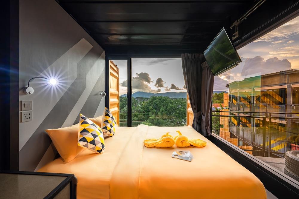 Hivetel Phuket Room Type - Superior Room
