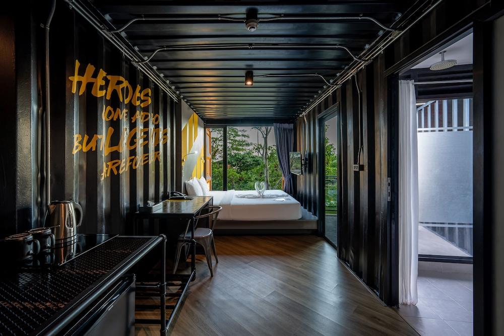 Hivetel Phuket Room Type - Standard Double Room