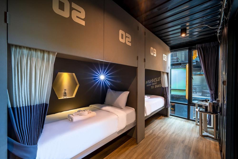 Hivetel Phuket Room Type - Triple Room
