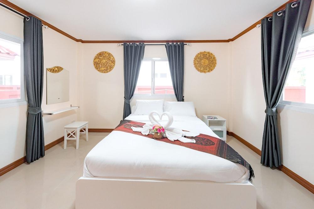 Baan Thai Lanna Pattaya Room Type - Deluxe Queen Room With Sofa 2 Bedroom