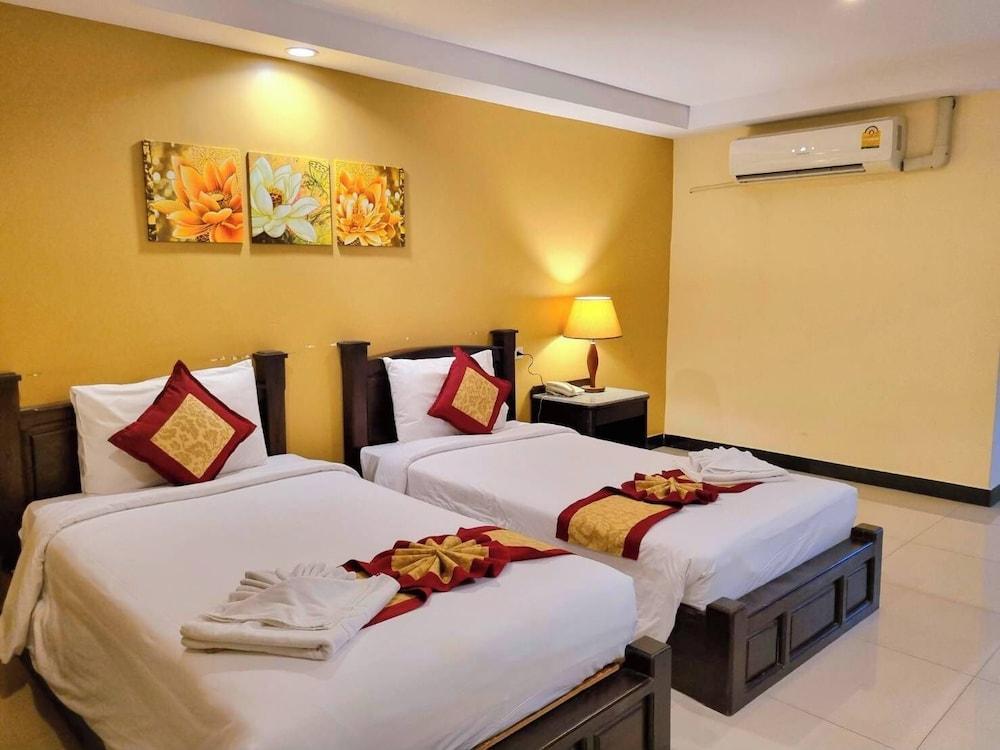 The Grand Day Night Room Type - Superior Twin Room