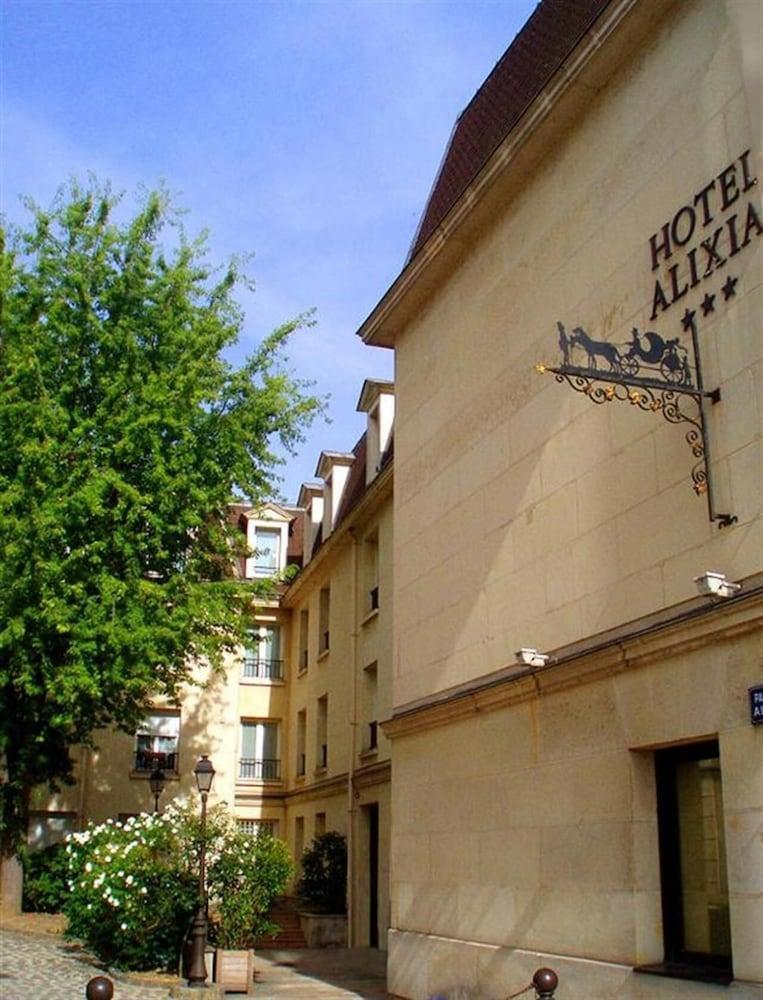 ibis Styles Bourg La Reine - Tap to explore photos