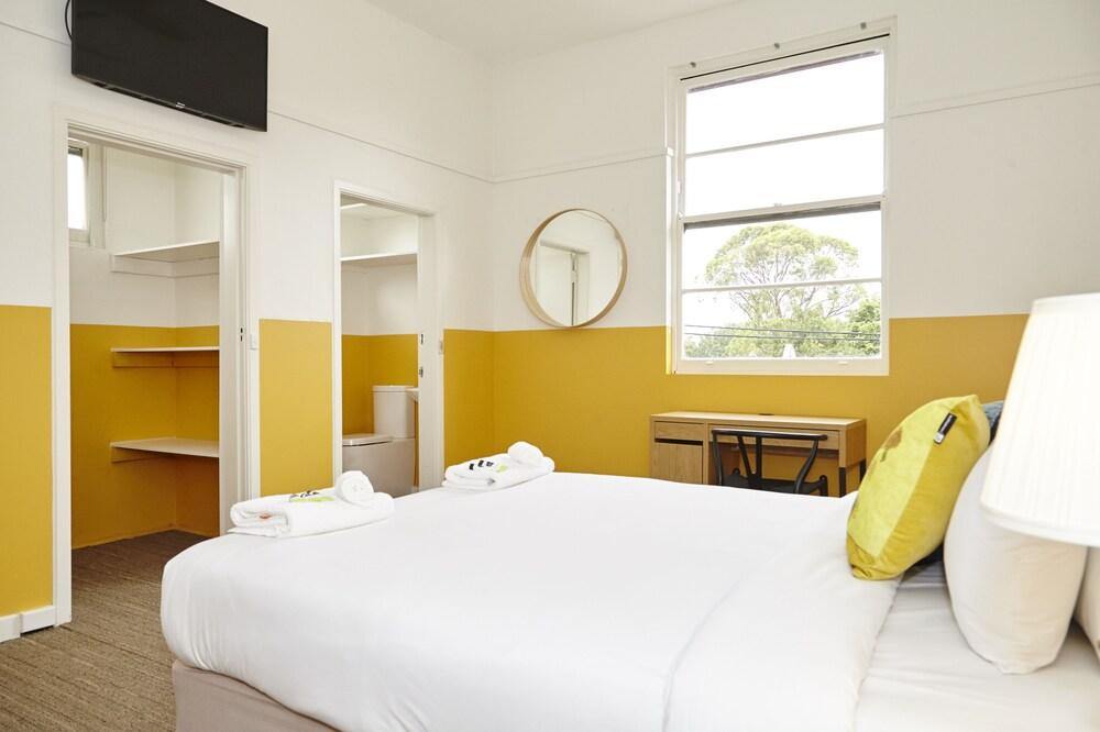 The Erko Hotel Room Type - Superior Queen Room (Private Toilet)