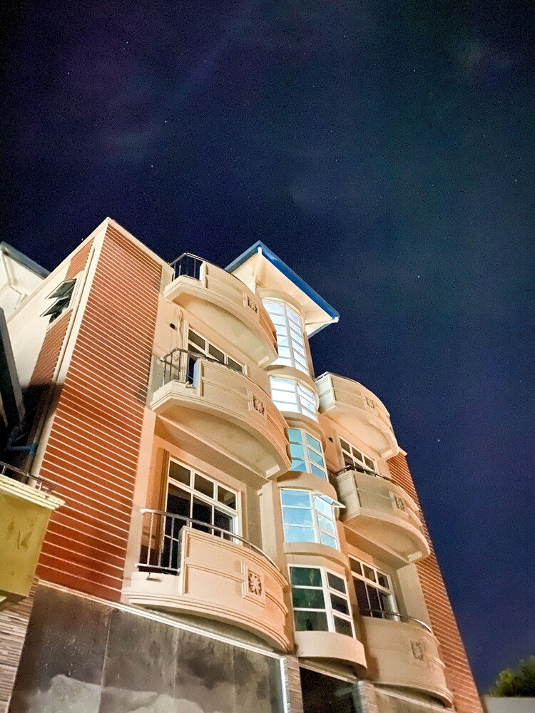 Scuba Residence - Tap to explore photos