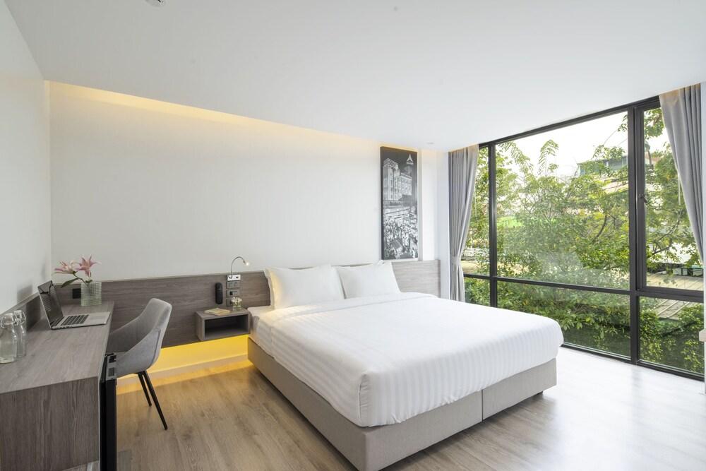 Amarin Hotel Rama 8 Room Type - Superior Double Room