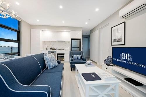 The Hamptons Apartments - St Kilda - Tap to explore photos