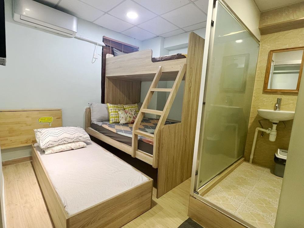 AMU Dreamhouse - Hostel Room Type - Comfort Quadruple Room, Multiple Beds