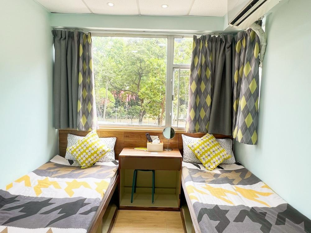 AMU Dreamhouse - Hostel Room Type - Classic Twin Room, City View
