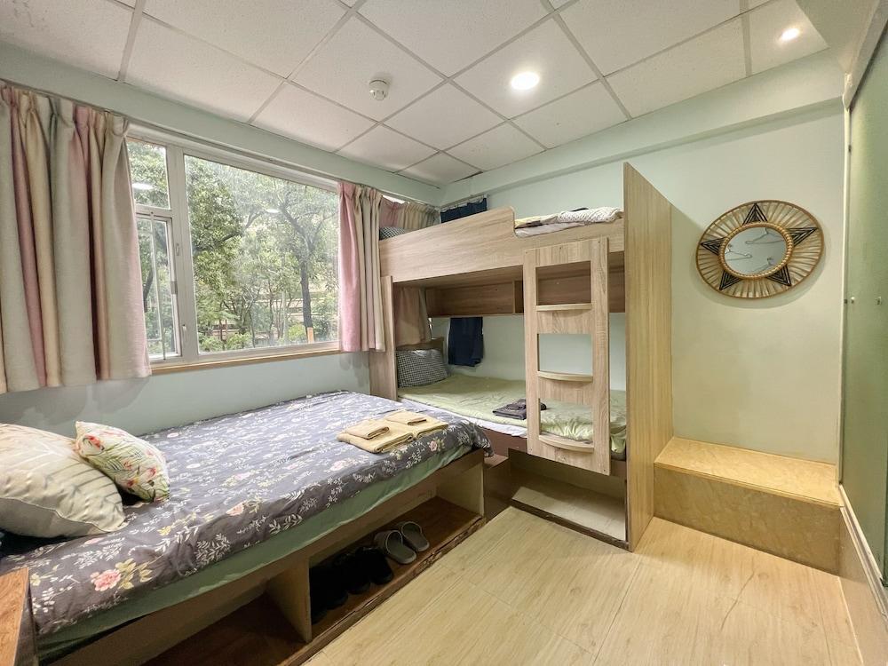 AMU Dreamhouse - Hostel Room Type - Family Quadruple Room, 1 Bedroom, Garden View, Oceanfront