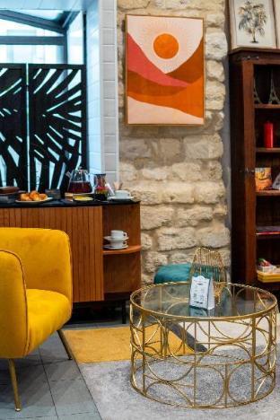 Hotel Lilas Blanc - Tap to explore photos