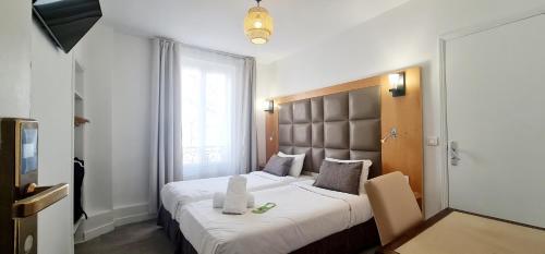Hotel de France 18 Room Type - Double or Twin Room