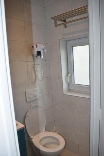 Hotel Puy De Dôme Room Type - Deluxe Triple Room