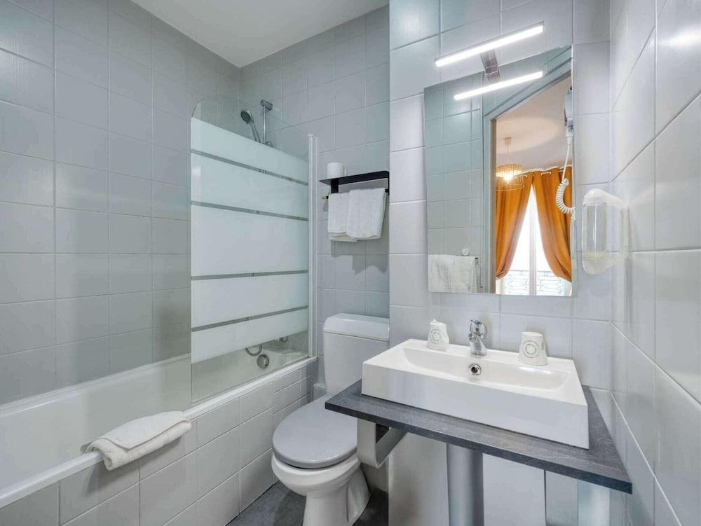 Hotel de Belfort Room Type - Standard Twin Room
