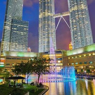 Living At DSulaiman Hotel - Tap to explore photos