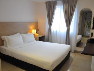 Living At DSulaiman Hotel - Tap to explore photos