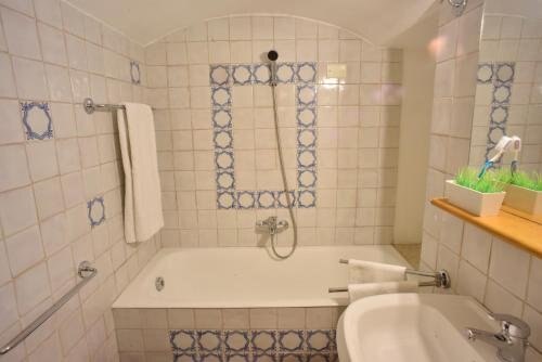 Le Tartarughe Boutique Apartment - Tap to explore photos