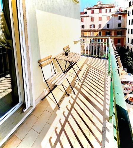 Simon's Guest House Rome - Tap to explore photos