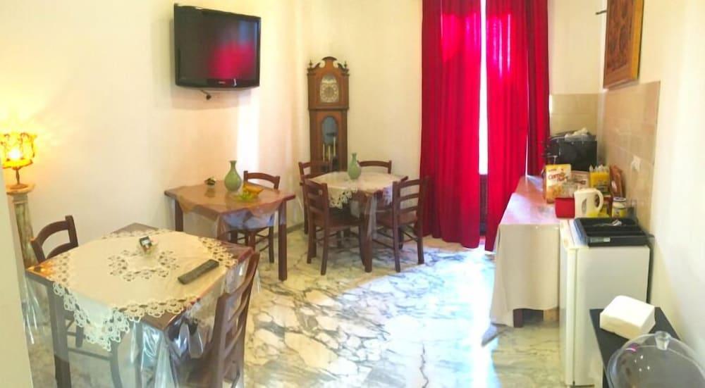 Residence Villa Vittoria B&B - Tap to explore photos
