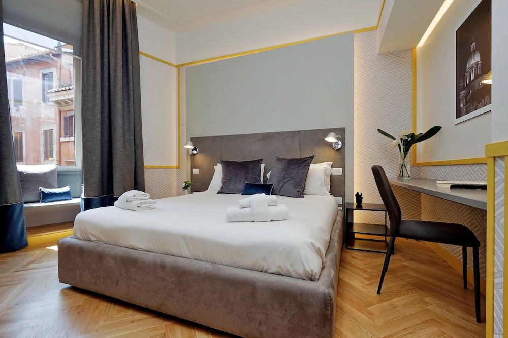 Roma Five Suites Room Type - Deluxe Room