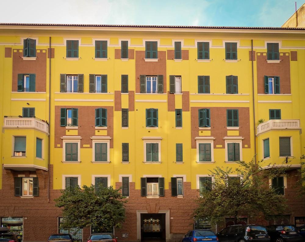 My Maison 109 - Tap to explore photos