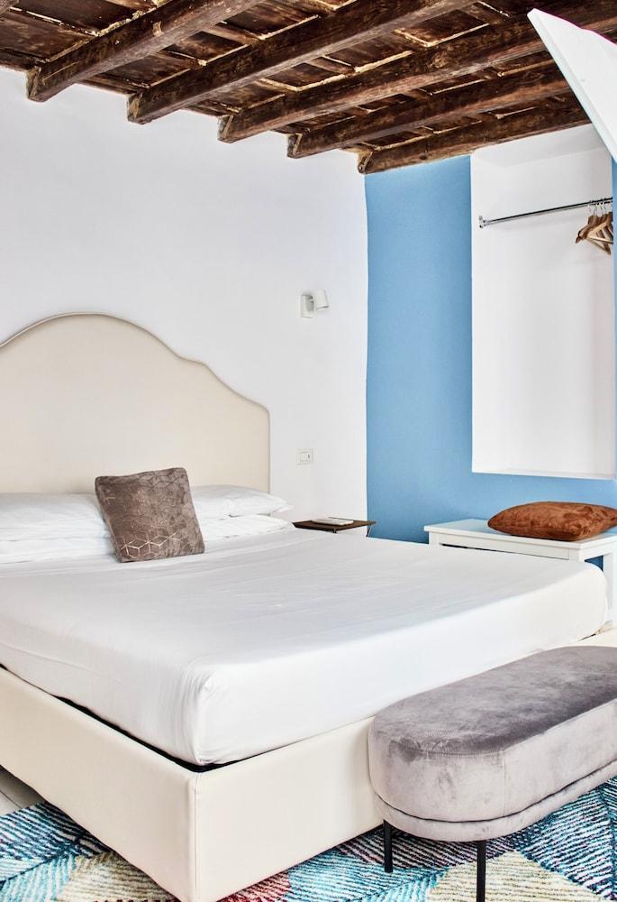 Casa Pietra Room Type - Deluxe Double Room, Ensuite