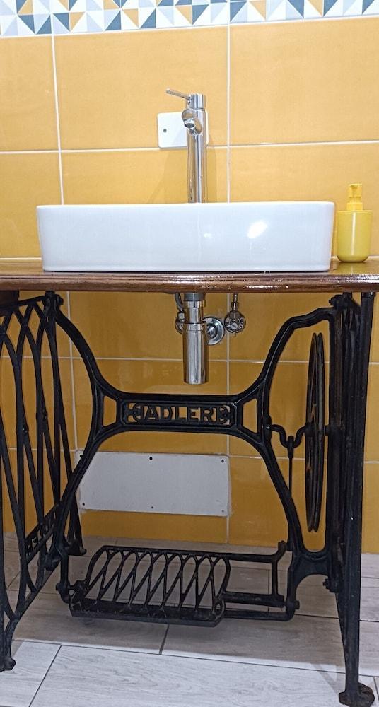 Lanzies Guesthouse Room Type - Standard Double or Twin Room, 1 Double or 2 Twin Beds