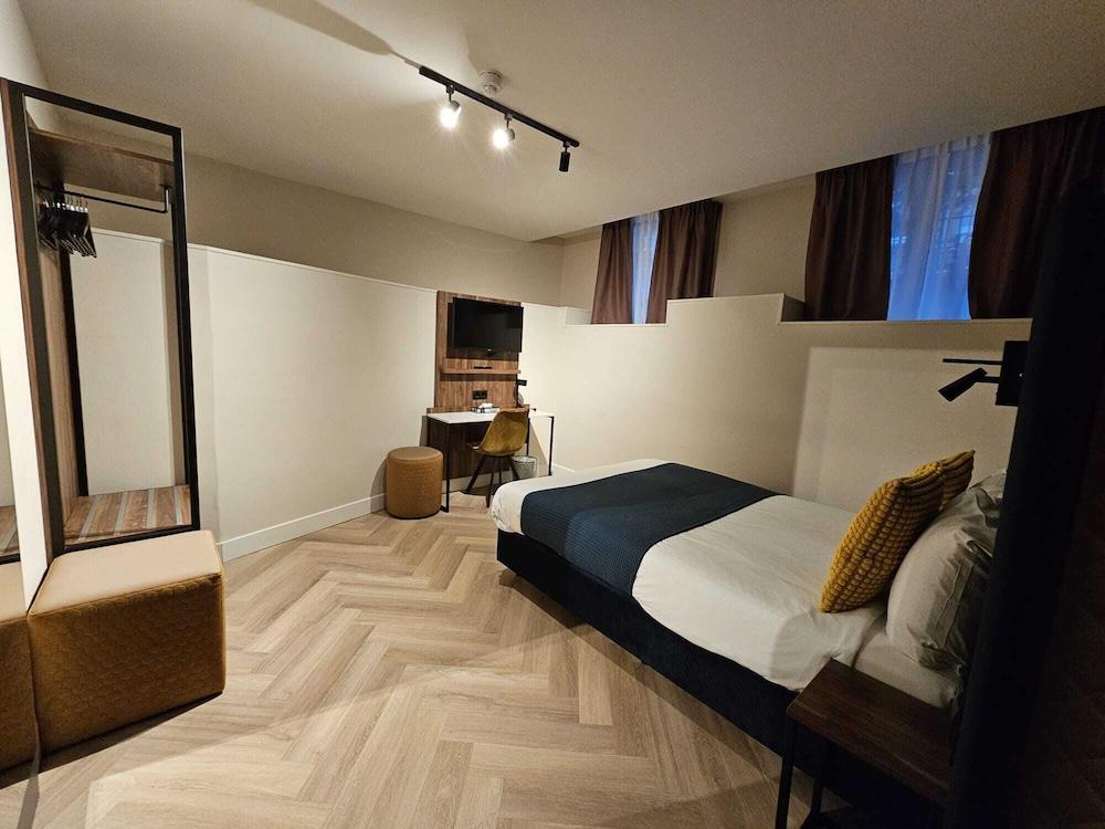 Hotel Washington Room Type - Comfort Room