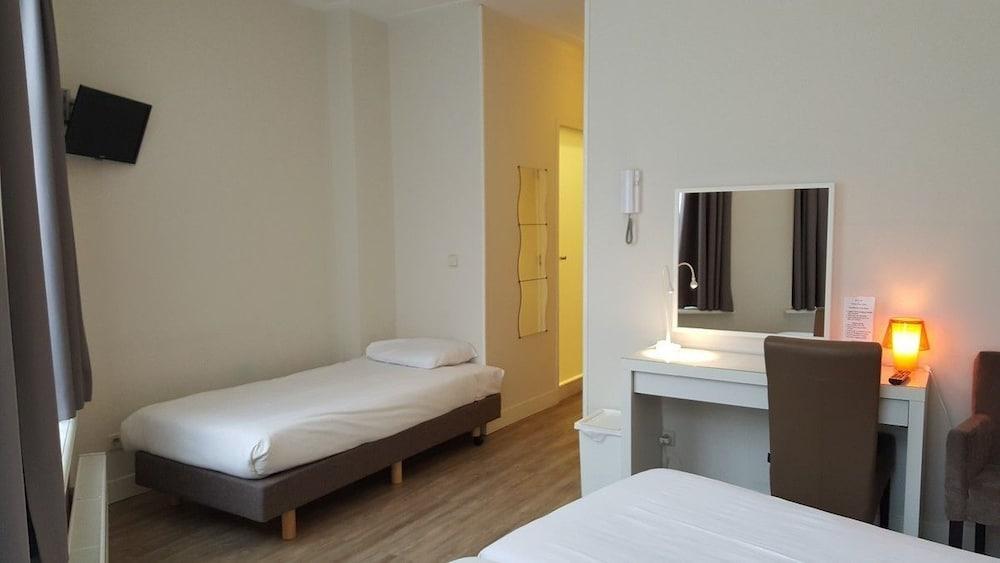 Hotel Corner House Room Type - Triple Room