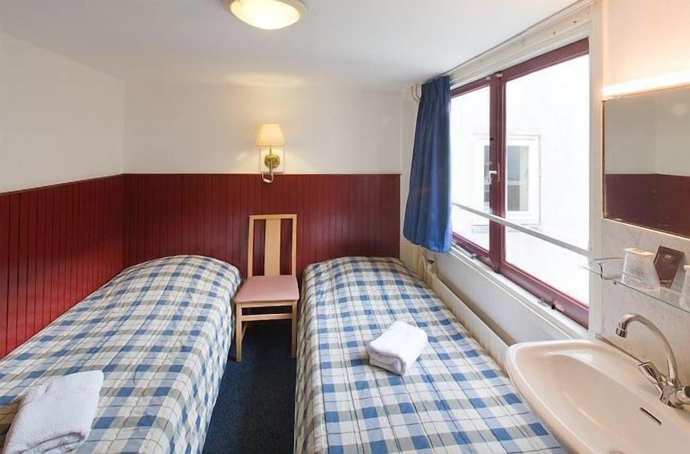 Hotel De Mallemoolen Room Type - Twin room with shared bathroom
