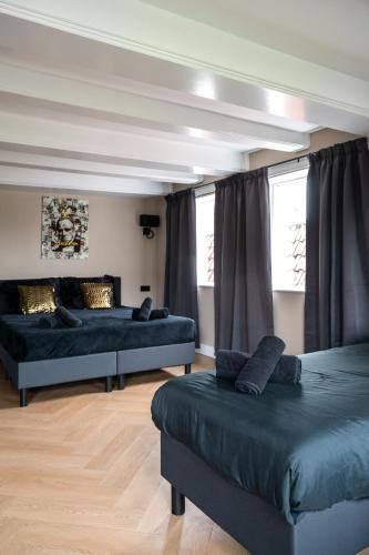 Hotel 83 Room Type - Standard Room for 6 Guests
