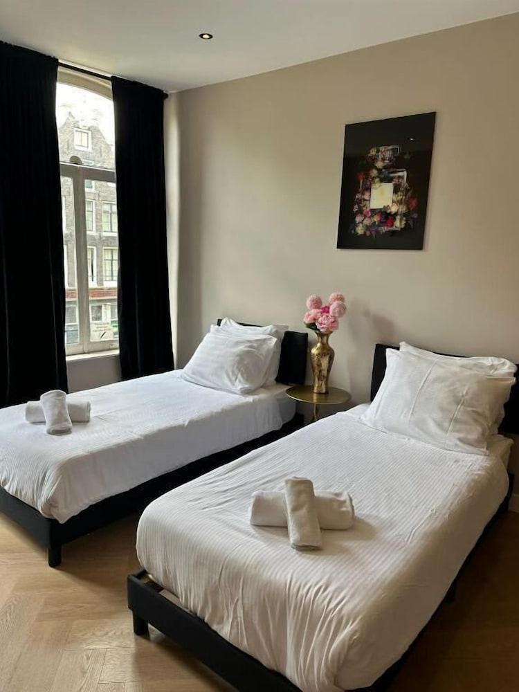 Hotel 83 Room Type - Comfort Quadruple Room
