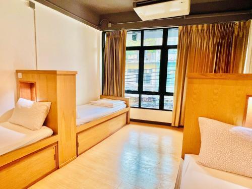 Daraya Hostel Room Type - Economy Quadruple Room
