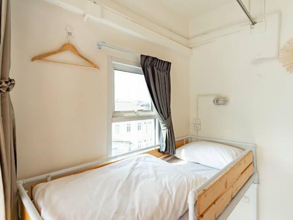 Ratchada Hotel (ROTFAI) Room Type - Single Bed Mixed Dormitory