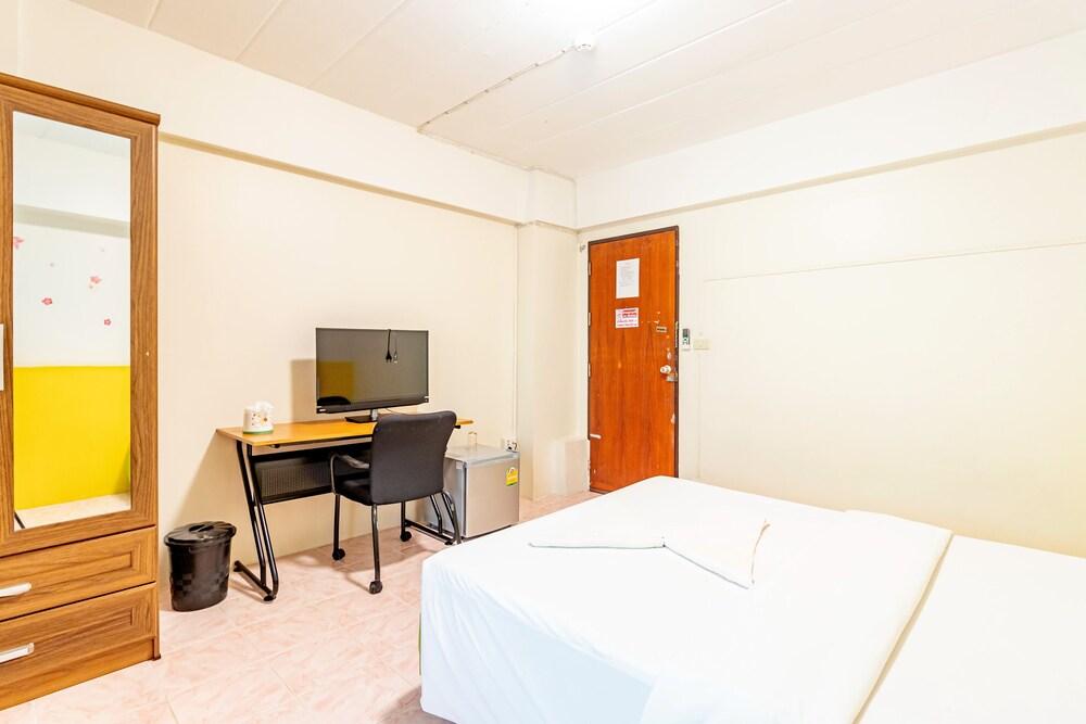 Alanda Hotel & Apartment - Tap to explore photos