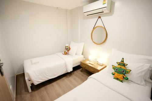 YakThai Poshtel Room Type - Budget Double or Twin Room