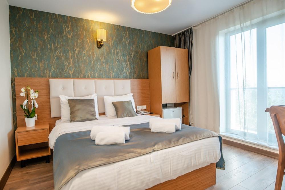 The Camelot Hotel Room Type - Deluxe Double Room, Sea View The Camelot Hotel Room Type - Deluxe Double Room, Sea View