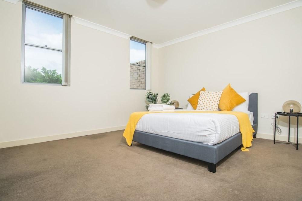 Designed Home Of Ultimate Convenience In Gordon - Tap to explore photos