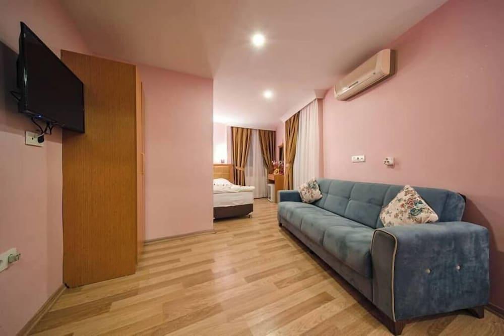 Gülhane Corner Hotel Room Type - Family Room, Balcony