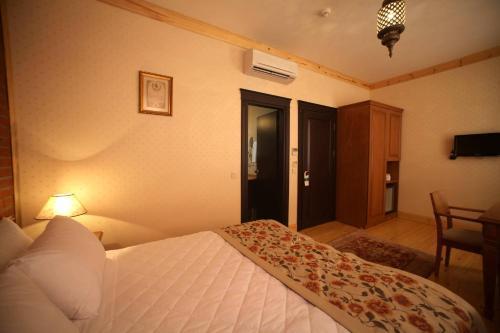 Lalinn Hotel Room Type - Standard Double Room