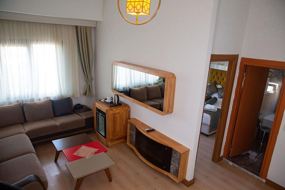 Emirtimes Hotel Kadikoy Room Type - Suite