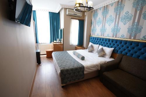 İSTA Golden Palace Hotel - Tap to explore photos