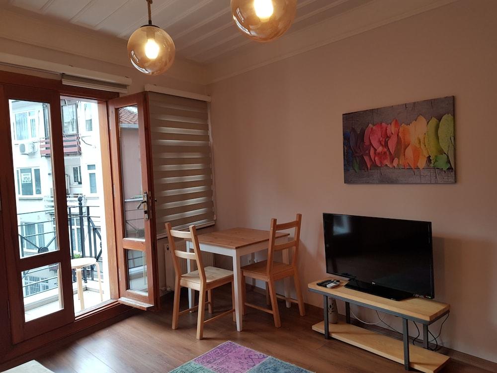 Linden Houses Apartments Room Type - Penthouse, 1 Double Bed with Sofa bed, Non Smoking, City View