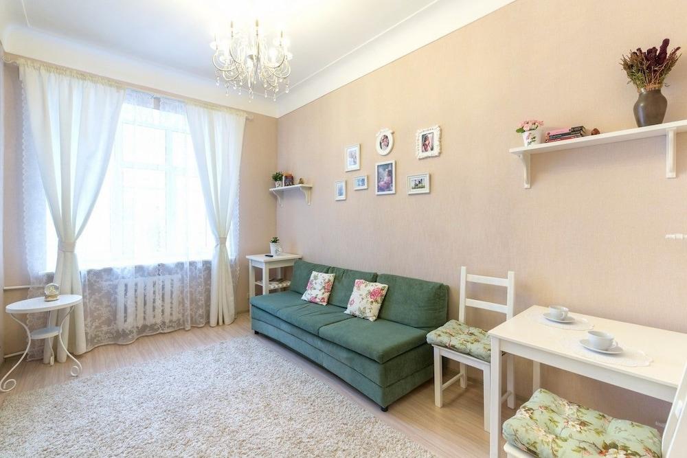 Miracle Dream apartment Old Arbat - Tap to explore photos
