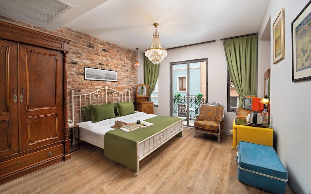 Hotel Des Arts Galata Room Type - Deluxe Room, Balcony