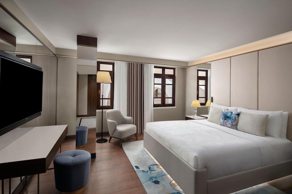 JW Marriott Istanbul Bosphorus Room Type - Deluxe Room, 1 King Bed (View) JW Marriott Istanbul Bosphorus Room Type - Deluxe Room, 1 King Bed (View)