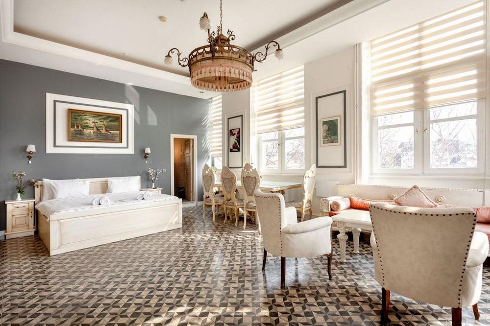 Cezayir Rooms Room Type - Family Suite, 2 Bedrooms, 2 Bathrooms, Sea View