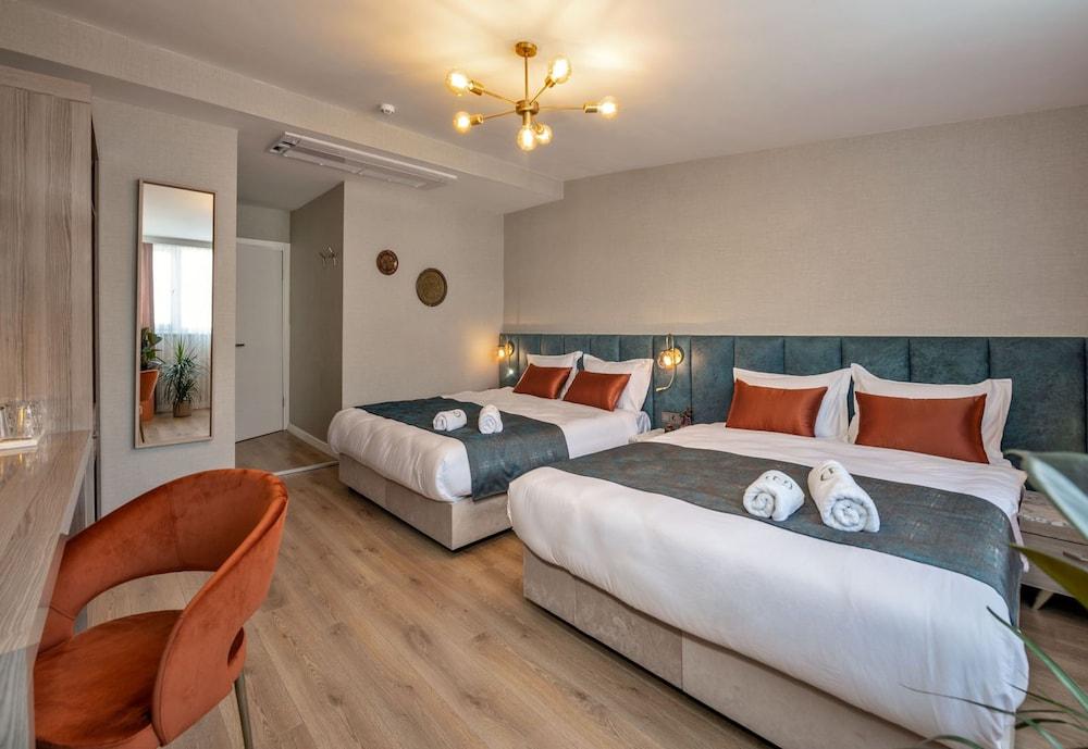 Nika Otel & Cafe Room Type - Standard Quadruple Room
